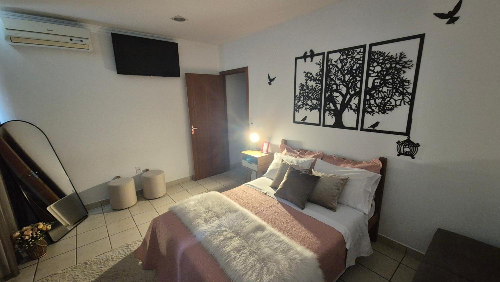 Apartamento Climatizada, Ao Lado Da Praca Principal *